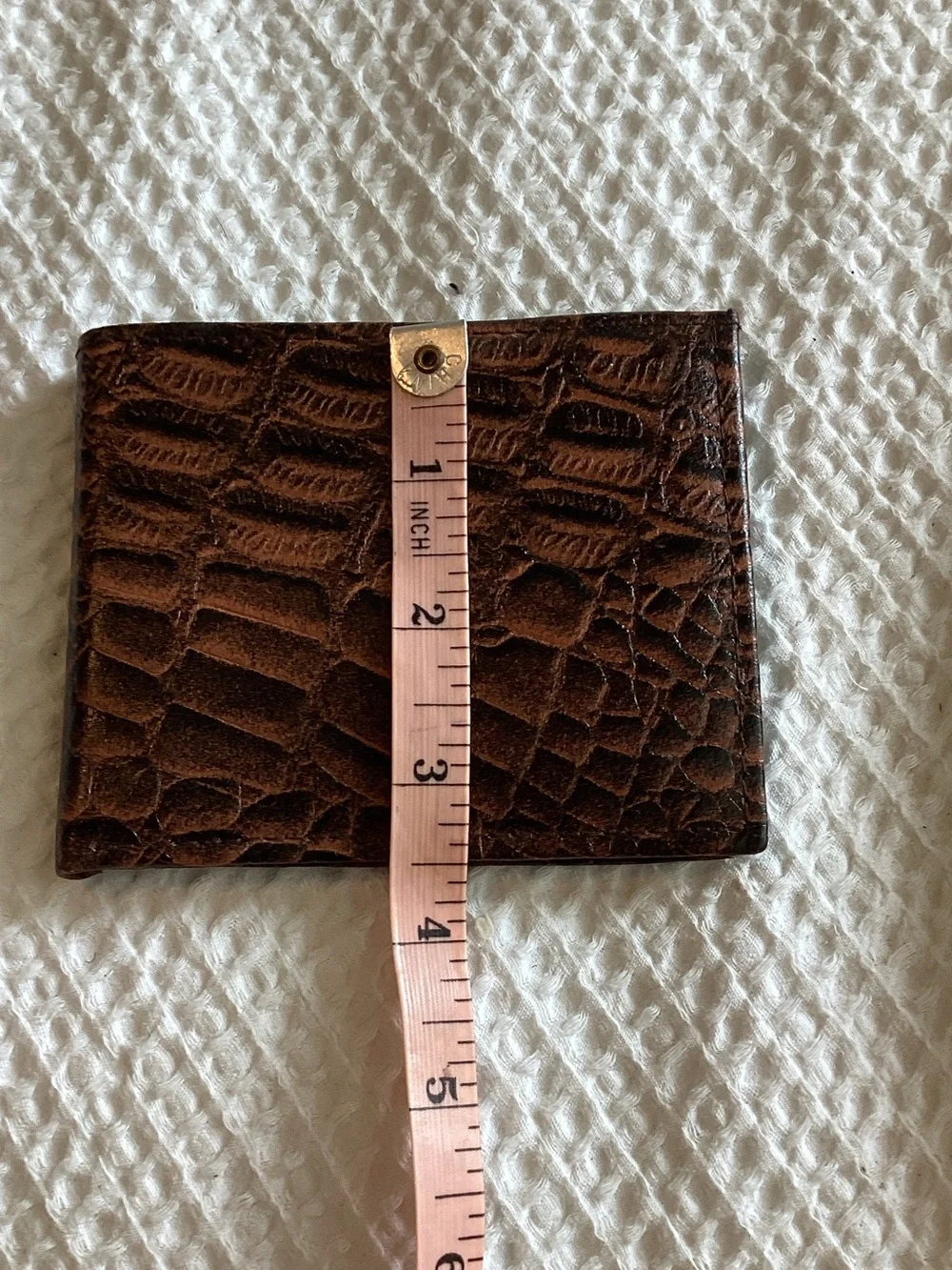 Classic Brown Croc-Embossed Leather Bi-Fold Wallet - Men